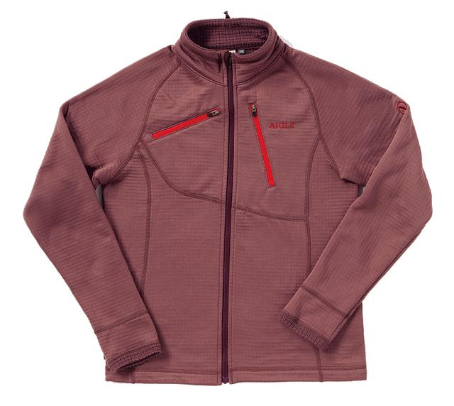 衣料成分为83%的聚酰胺、15%的氨纶和2%的聚丙烯