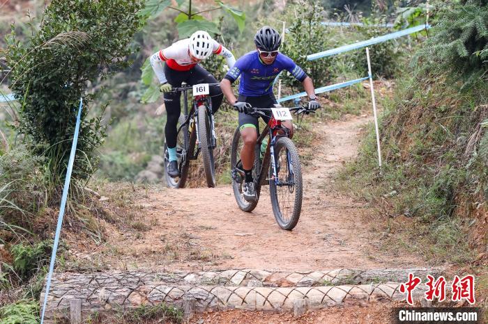 2024年第八届“多彩贵州”自行车联赛玉屏站收官