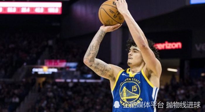 勇士新星桑托斯逆袭成主力 三年合约锁定未来