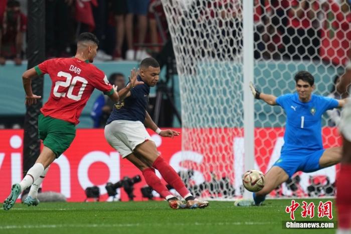 法国2-0力克摩洛哥晋级决赛，姆巴佩助攻穆阿尼