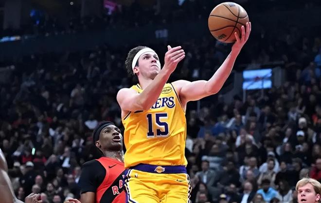 湖人计划为里夫斯提供5年2.4亿长约 准全明星球员