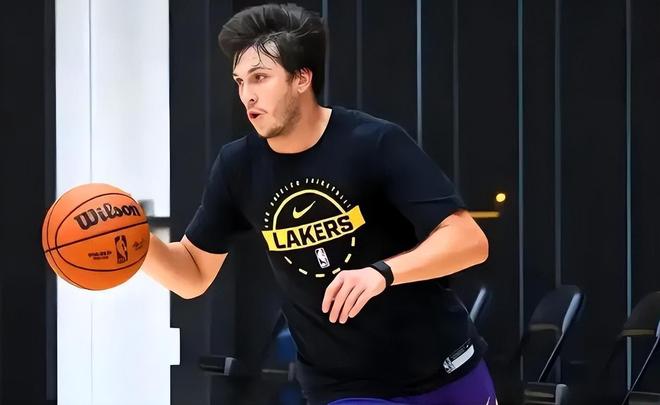 湖人计划为里夫斯提供5年2.4亿长约 准全明星球员