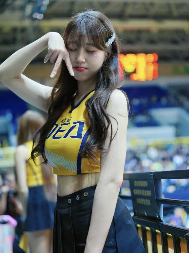 勒布朗·詹姆斯41岁生日当天达成历史最年长三双