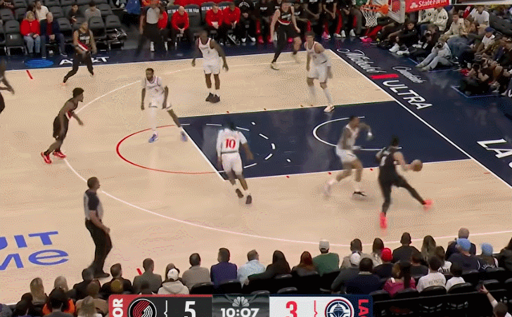 开拓者终结快船五连胜，小卡23分难救主