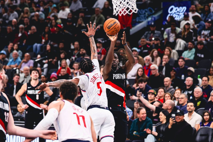 开拓者终结快船五连胜，小卡23分难救主