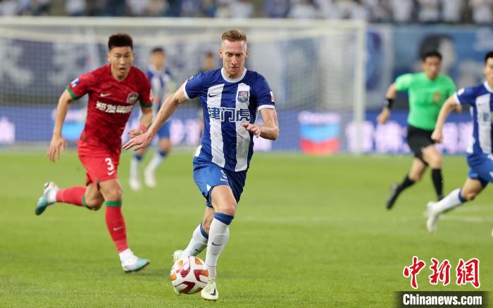 贝里奇伤愈复出献神射 天津津门虎逆转申花创不