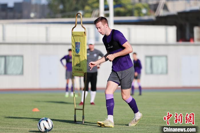 贝里奇伤愈复出献神射 天津津门虎逆转申花创不