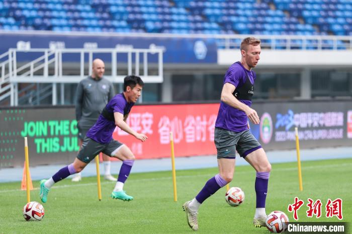 贝里奇伤愈复出献神射 天津津门虎逆转申花创不