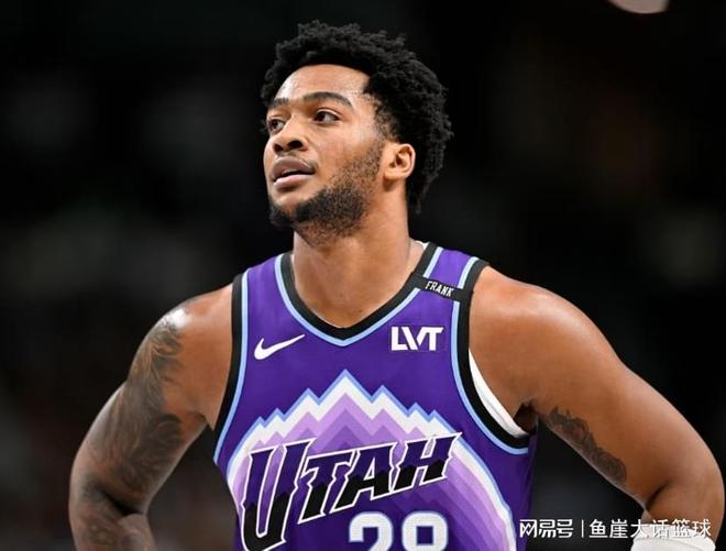 湖人131-107大胜爵士 詹姆斯半场打卡 艾顿八村塁