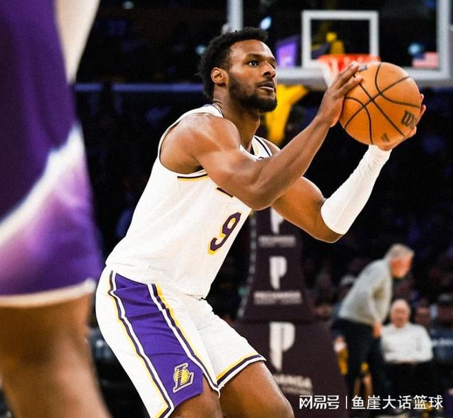 湖人131-107大胜爵士 詹姆斯半场打卡 艾顿八村塁