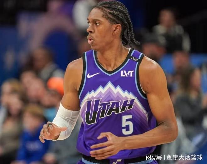 湖人131-107大胜爵士 詹姆斯半场打卡 艾顿八村塁