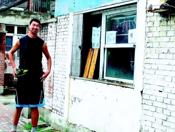 篮球天才误诊断送前程，46岁卖麻辣烫为生