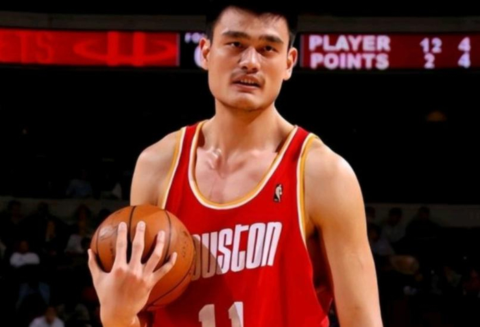 篮球天才误诊断送前程，46岁卖麻辣烫为生