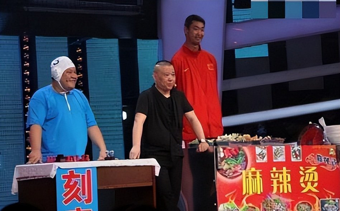 篮球天才误诊断送前程，46岁卖麻辣烫为生