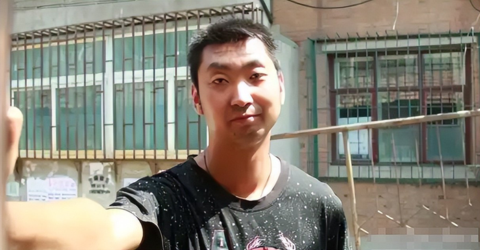 篮球天才误诊断送前程，46岁卖麻辣烫为生